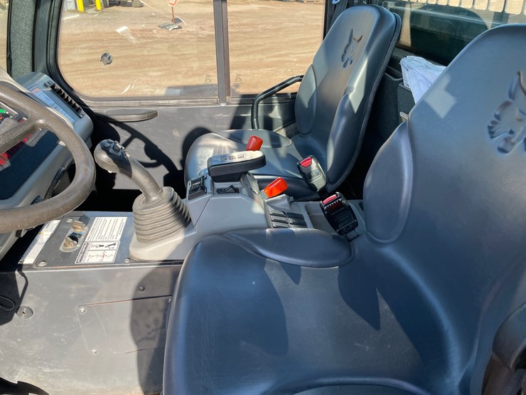 #1067-•-2019-bobcat-toolcat-5600-image-39