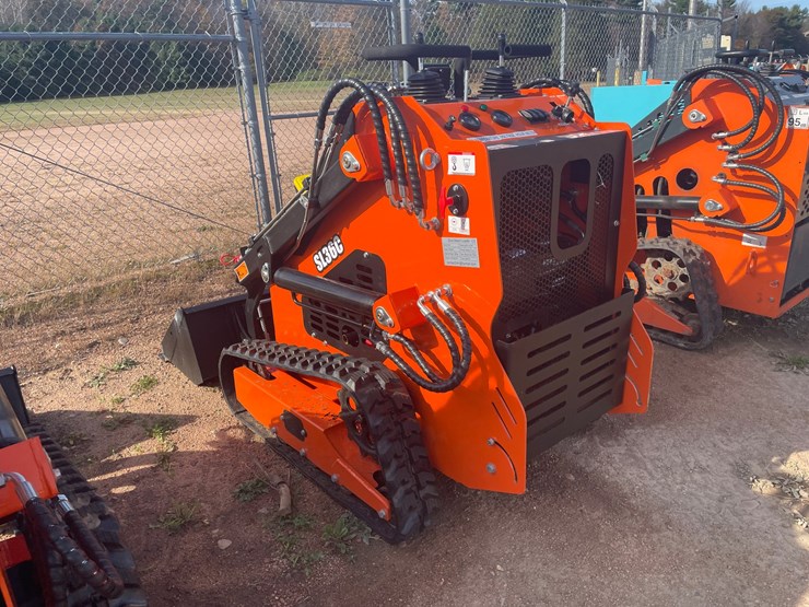 #3210-•-2026-skid-steer-loader-image-6