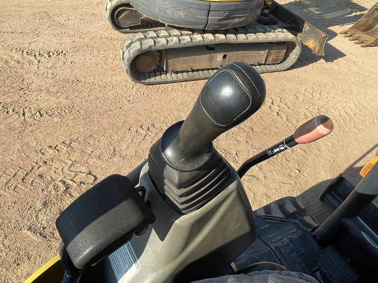 #1900-•-yanmar-vio-35-mini-backhoe-image-66