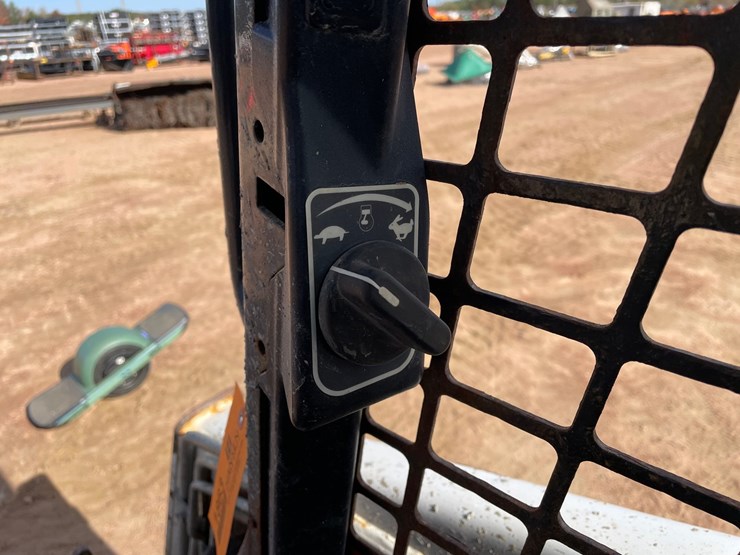 #1863-•-2017-bobcat-t450-tracked-skid-steer-image-36