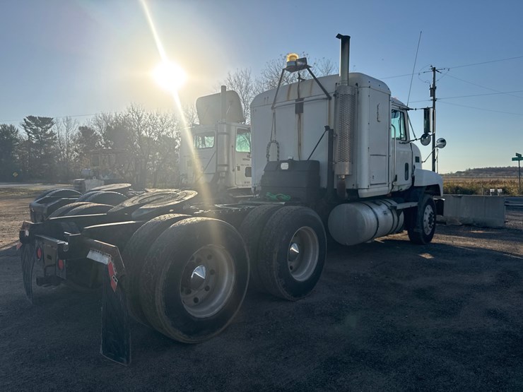 #6902-•-1993-mack-conventional-sleeper-semi-tractor-image-4