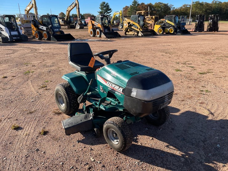 #1012-•-murray-ultra-42"-riding-lawn-mower-image-3