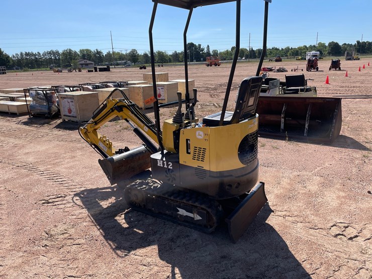 #3248-•-agt-mini-excavator-image-3