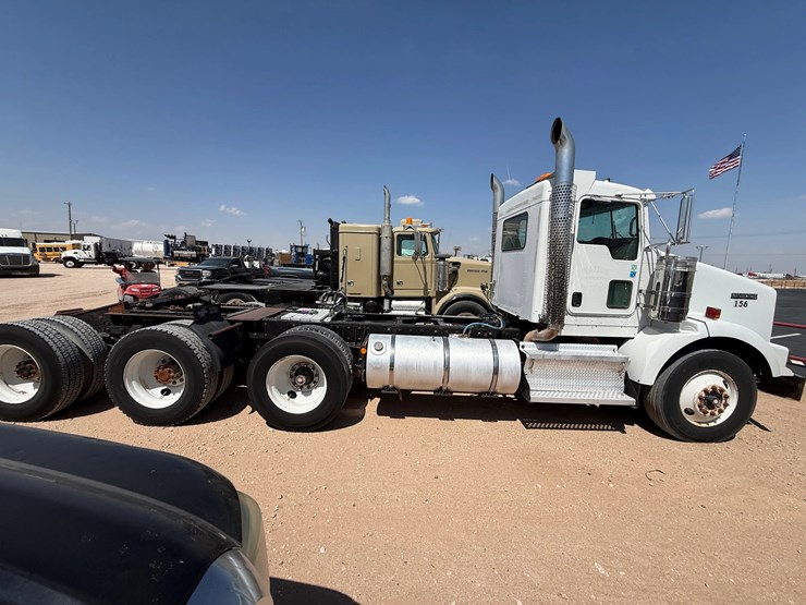 2009-kenworth-t800-image-8