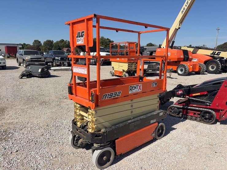 2023-jlg-19’-scissor-lift,-model-1932r,-battery-operated,-19’-reach,-non-marking-tires,-s/n--m200051613-image-6