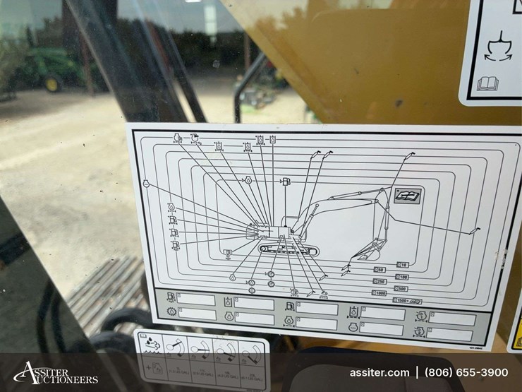 2017-caterpillar-323-image-44