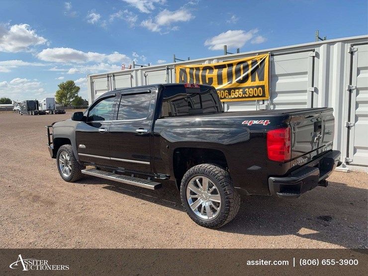 2015-chevrolet-silverado-1500-high-country-image-4