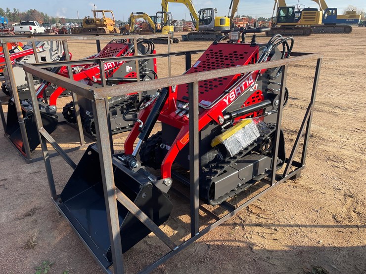 #3240-•-agt-ysrt14-skid-steer-loader-image-1