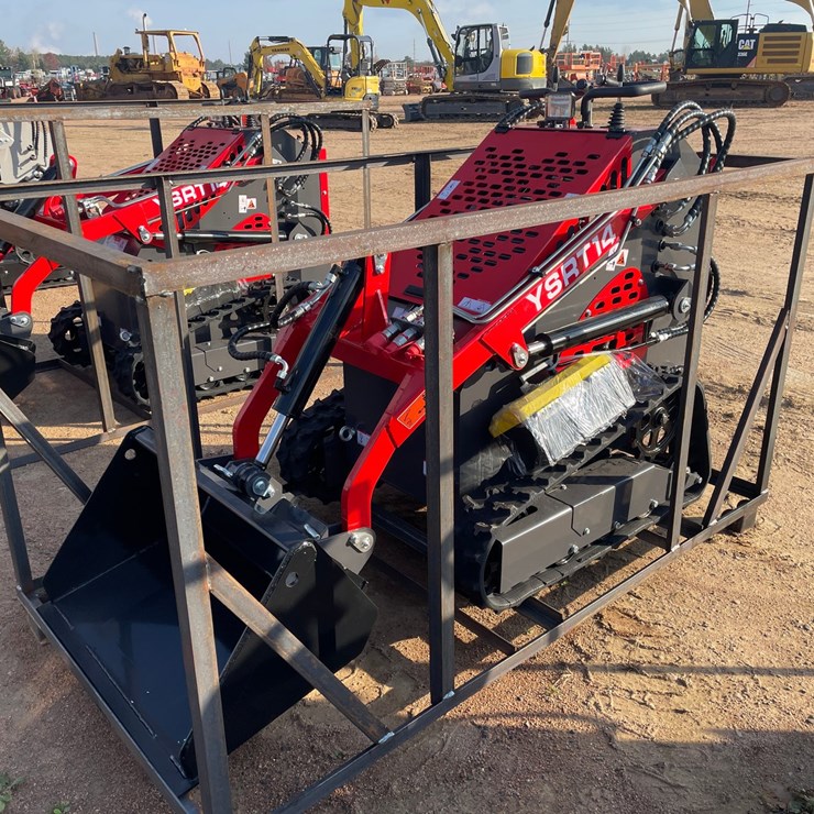 #3240 • AGT YSRT14 Skid Steer Loader