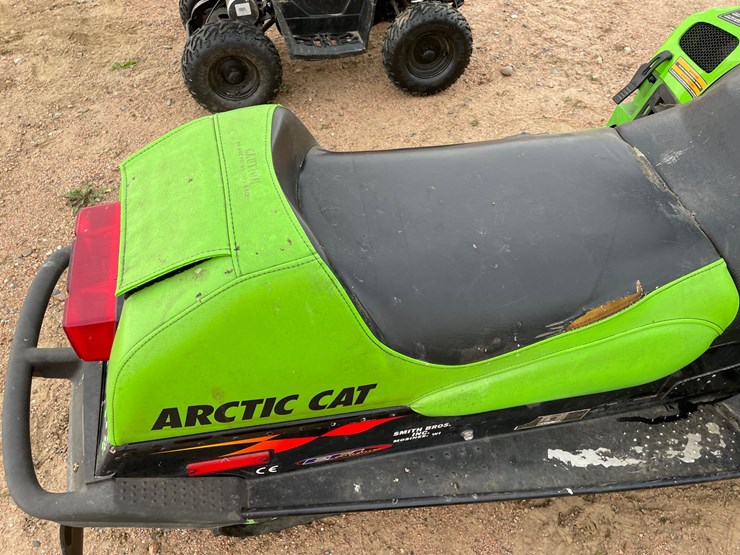 #1049-•-1999-arctic-cat-zr500-snowmobile-(has-reg.-card)-image-12