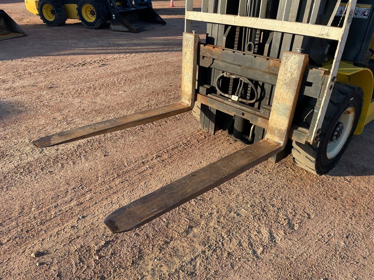#1882-•-2022-yale-40ux-glp040ux-lp-forklift-image-9
