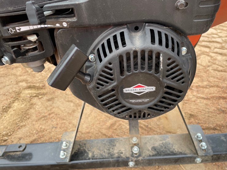 #1015-•-agri-fab-lawn-vacuum-and-chipper-shredder-image-10