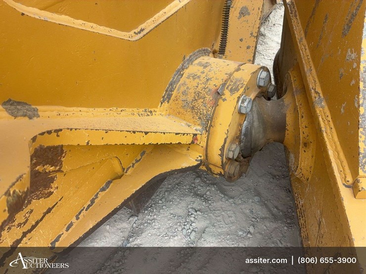 2015-caterpillar-d6t-xl-image-15