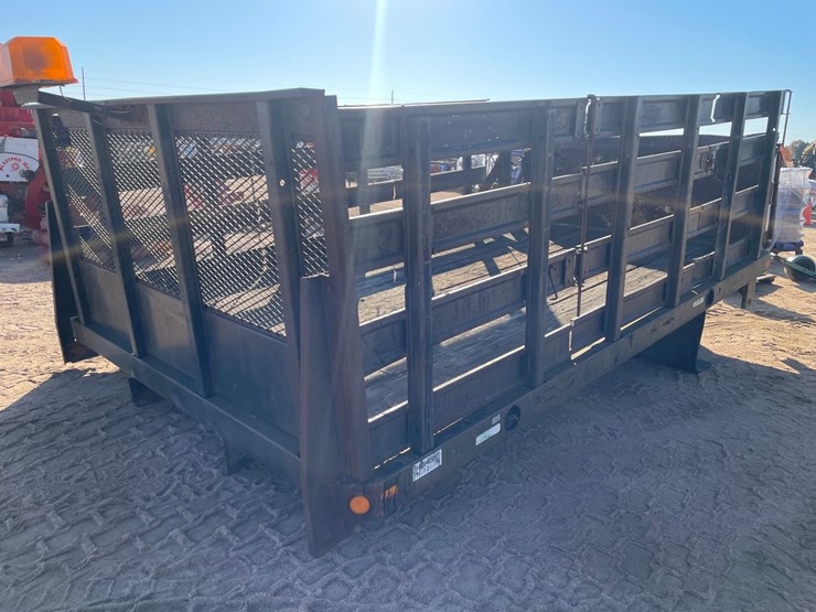 #3764-•-truck-bed-takeoff-image-2