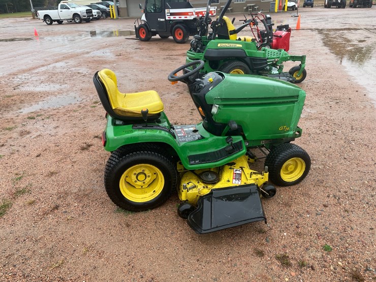 #1010-•-john-deere-gt245-riding-lawn-mower-image-46