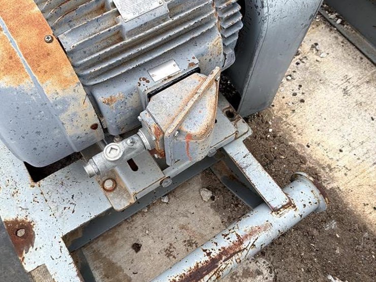 aplex-60hp-triplex-disposal-pump-image-7