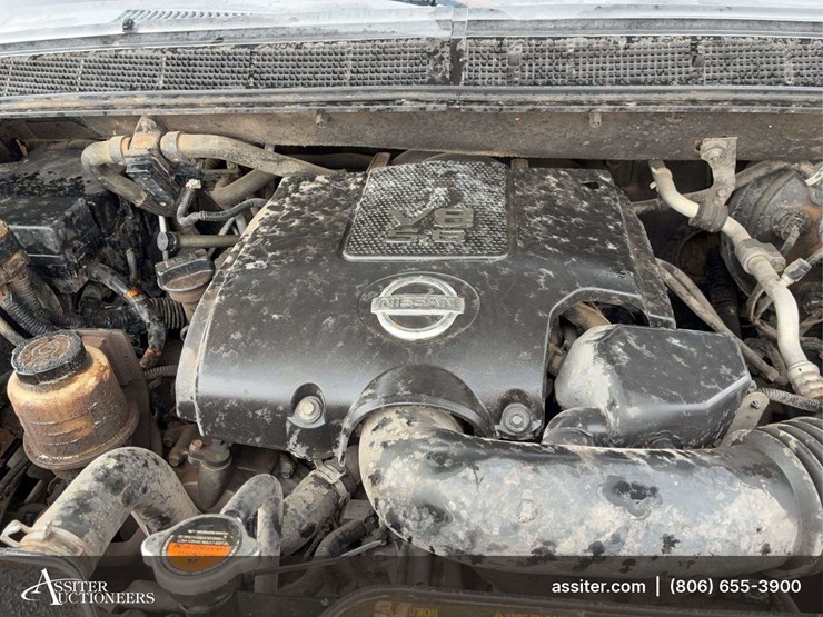 2011-nissan-armada-image-30