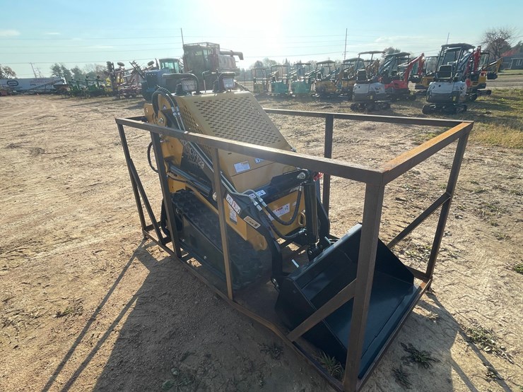 #3239-•-agt-mx-crt23-compact-track-loader-image-3