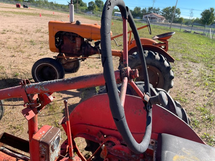#1951-•-allis-chalmers-b-wide-tractor-image-22