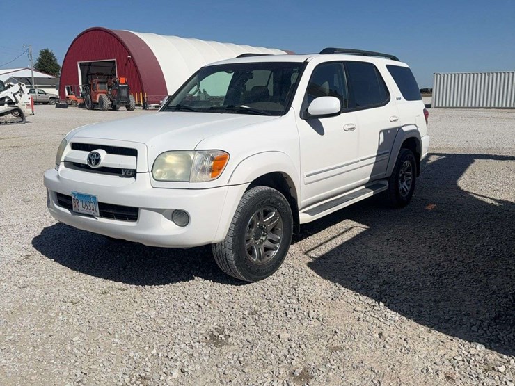 2007-toyota-sequoia-srs-suv,-v8/iforce,-4wd,-rear-hitch,-rear-control,-power-lock/windows/mirrors,-leather-interior,-heated-seats,-sunroof,-284,475-miles,-vin#-5tdbt44a77s283708-image-1