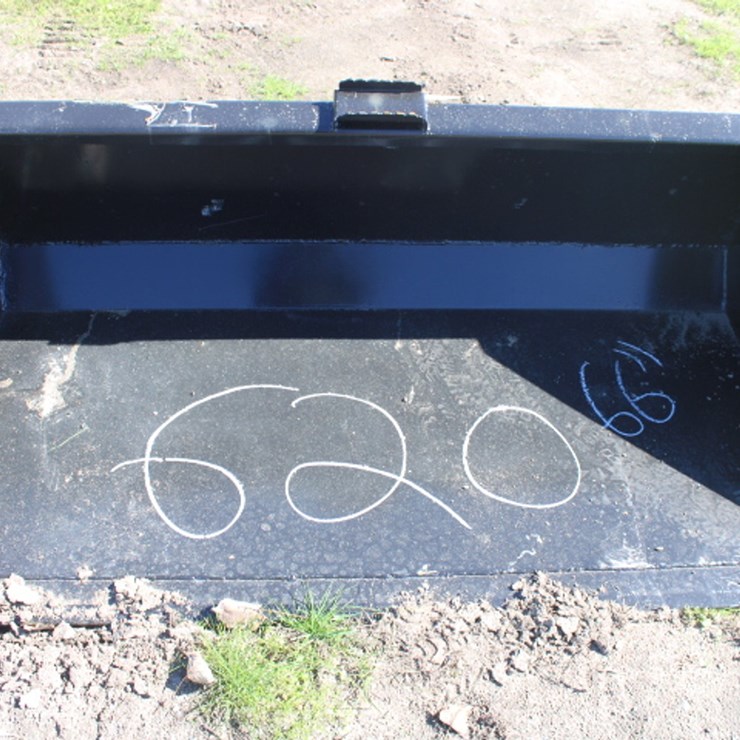 #620 • 66in bucket with single blade