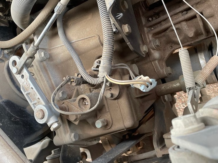 #1057-•-john-deere-diesel-4-x-4-gator-image-41