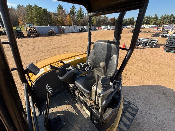 #1917-•-cat-305e2-cr-mini-excavator-image-16