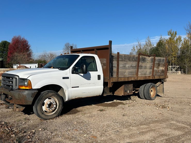 #6935-•-2000-ford-f-550-super-duty-stake-bed-dump-truck-(has-wi-title)-image-1