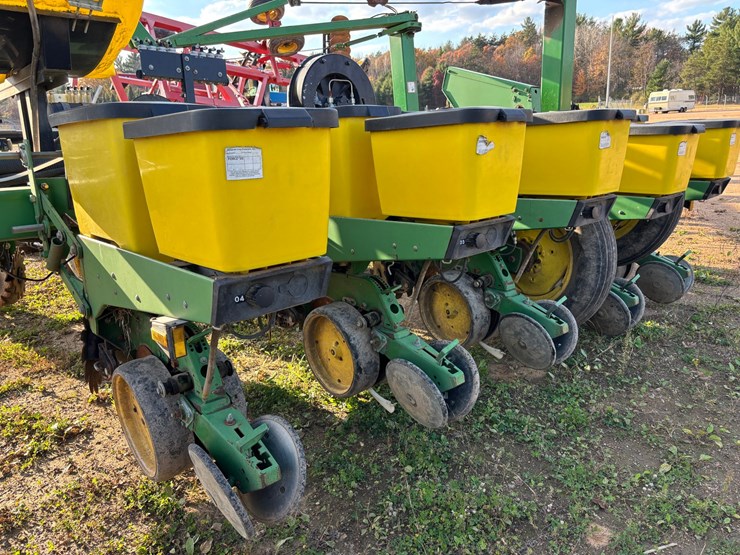 #1948-•-john-deere-7200-16-row-planter-image-21