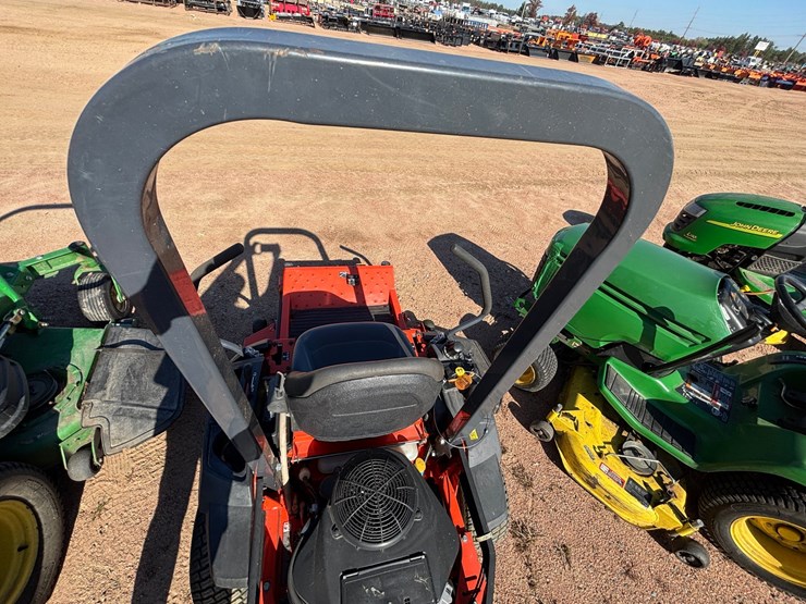 #1926-•-kubota-z122r-zero-turn-lawn-mower-image-6