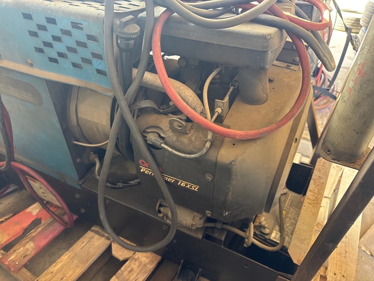 #6986-•-miller-bobcat-225g-welder-generator-with-onan-performer-16-xsl-engine-image-11
