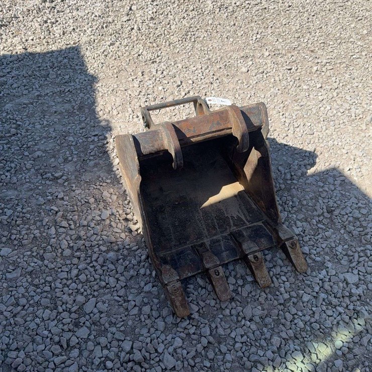Bobcat 20” Tooth Excavator Bucket