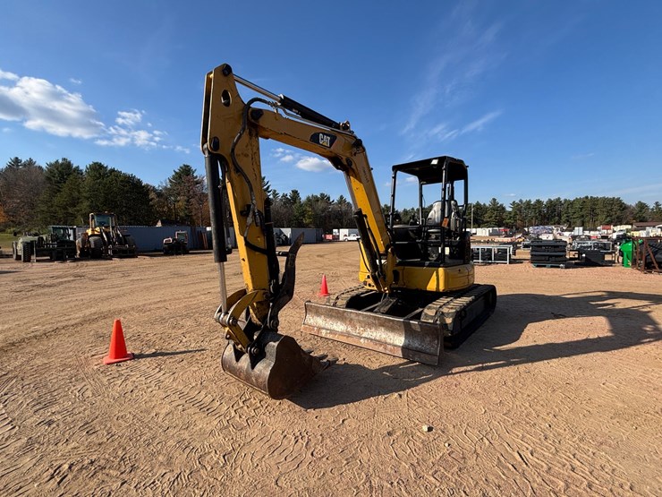 #1917-•-cat-305e2-cr-mini-excavator-image-1