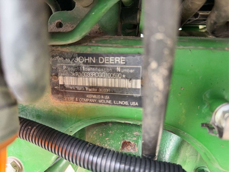 2016-john-deere-3033r-tractor,-front-loader,-with-bucket,-hydrostat,-diesel-engine,-1473.5-hours,540pto,-3pt-,-s/n--lv3033rcgg100590,-loader-s/n--1poh165xpfx009721.-image-15