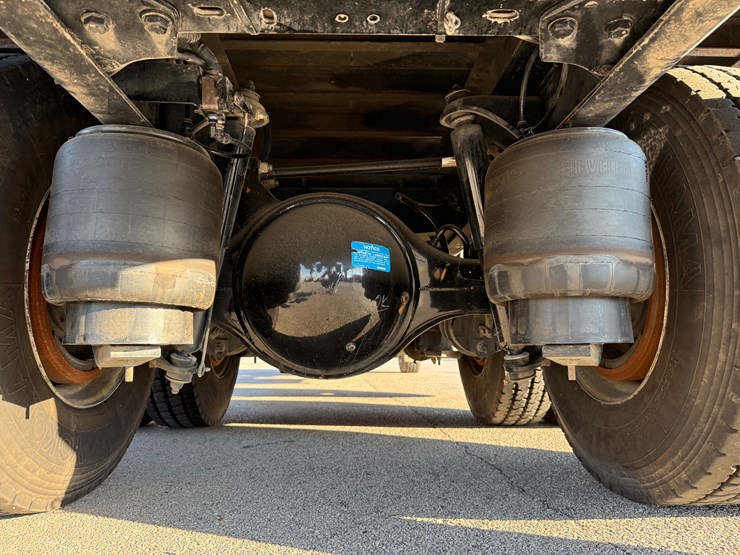 2020-kenworth-t370-image-12