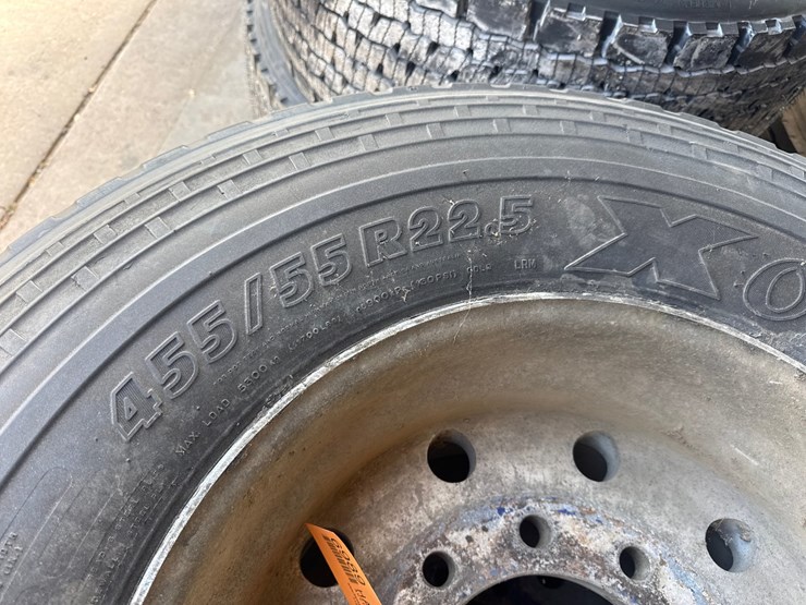 #6989-•-(2)-commercial-truck-tires-with-rims-image-4