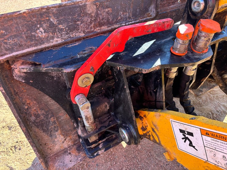 #1894-•-2023-gehl-al550-wheel-loader-image-13
