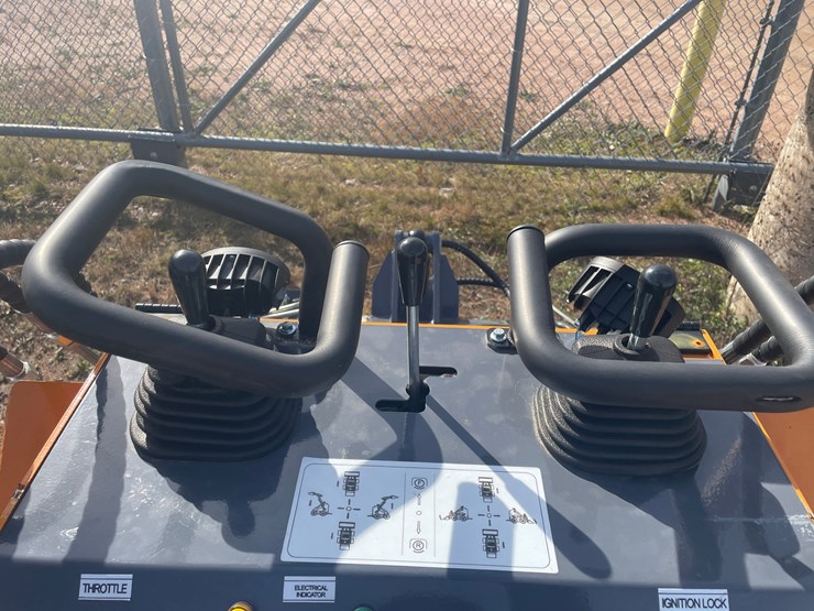 #3200-•-landhonor-mini-skid-steer-loader-me380x2-image-20
