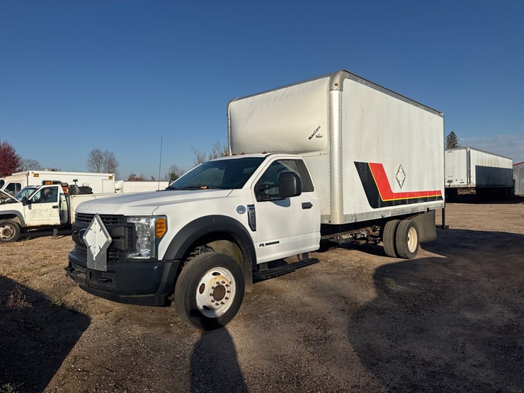 #6900-•-2017-ford-super-duty-xl-box-truck-(wi-title-in-delay)-image-1
