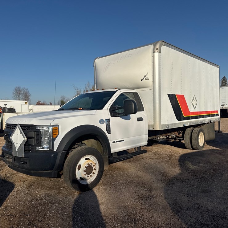 #6900 • 2017 Ford Super Duty XL Box Truck (WI Title In Delay)