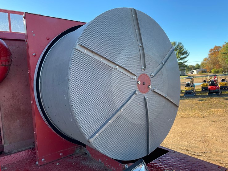 #1898-•-1991-ih-1660-axial-flow-combine-image-41
