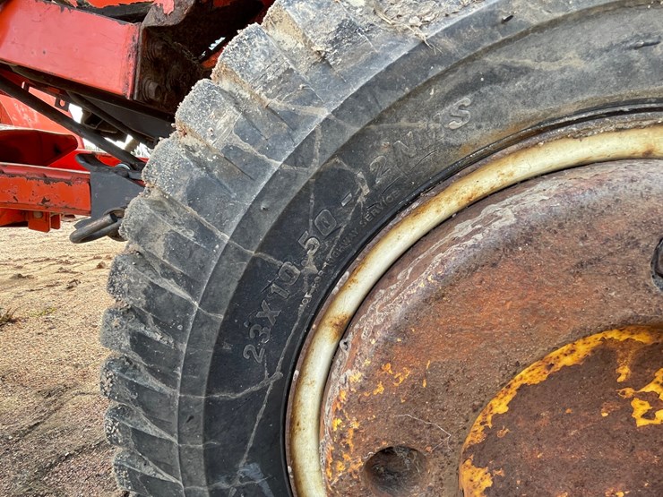 #1019-•-kubota-f2400-4wd-tractor-with-attachments-image-53