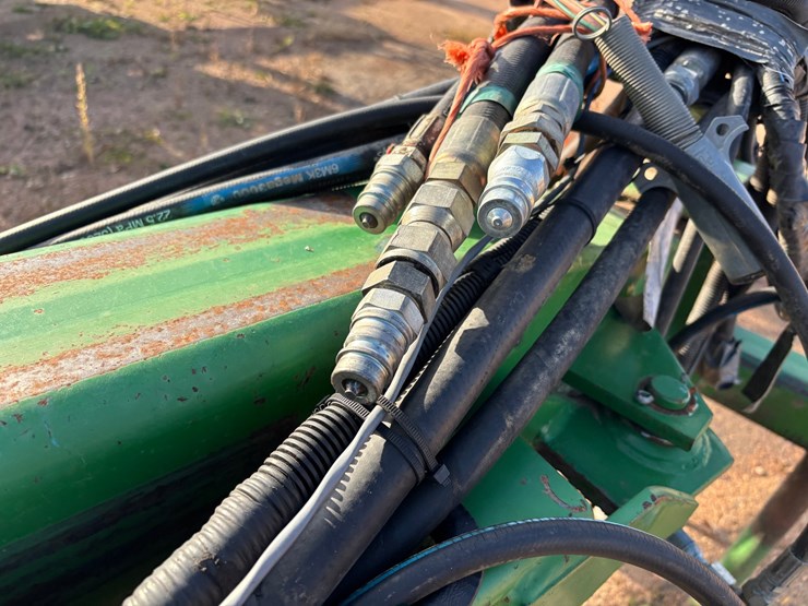 #1949-•-john-deere-7200-conservation-16-row-planter-image-18