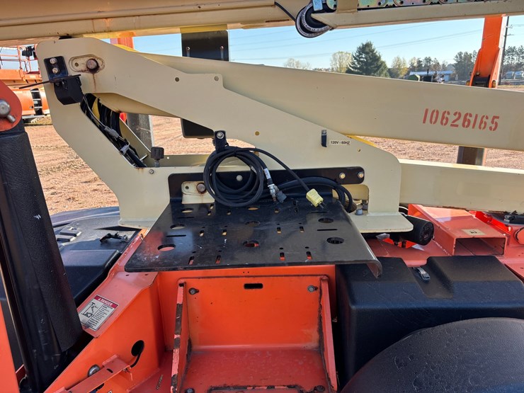 #1887-•-2017-jlg-t500j-towable-basket-lift-image-5