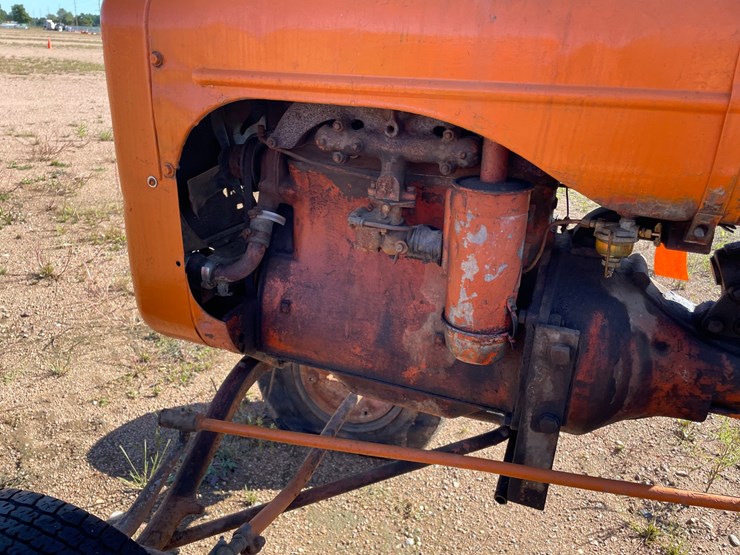 #1950-•-allis-chalmers-b-wide-tractor-image-28