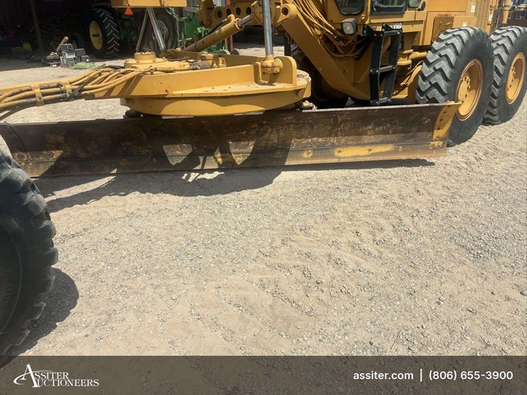 2002-caterpillar-140h-image-10