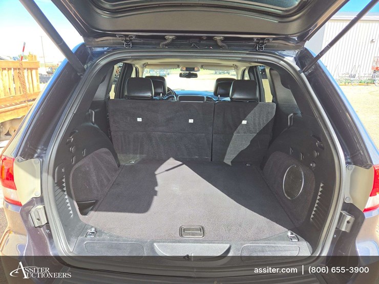 2013-jeep-grand-cherokee-laredo-image-10
