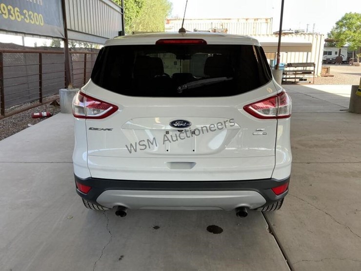 2015-ford-escape-suv-image-6