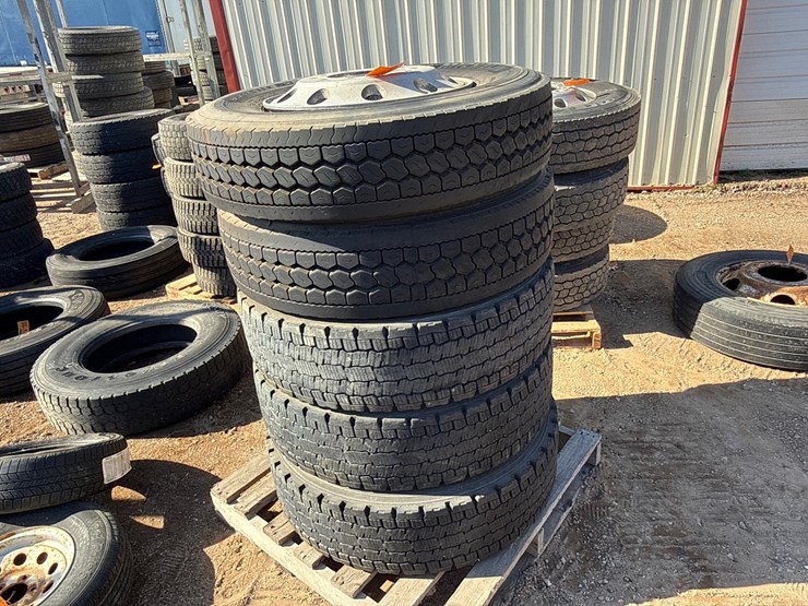 #6981-•-(5)-commercial-truck-tires-with-wheels-image-1