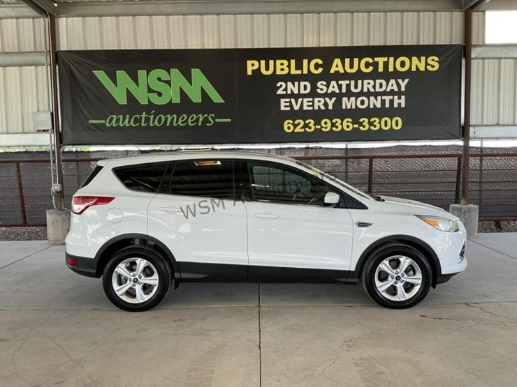 2015-ford-escape-suv-image-1